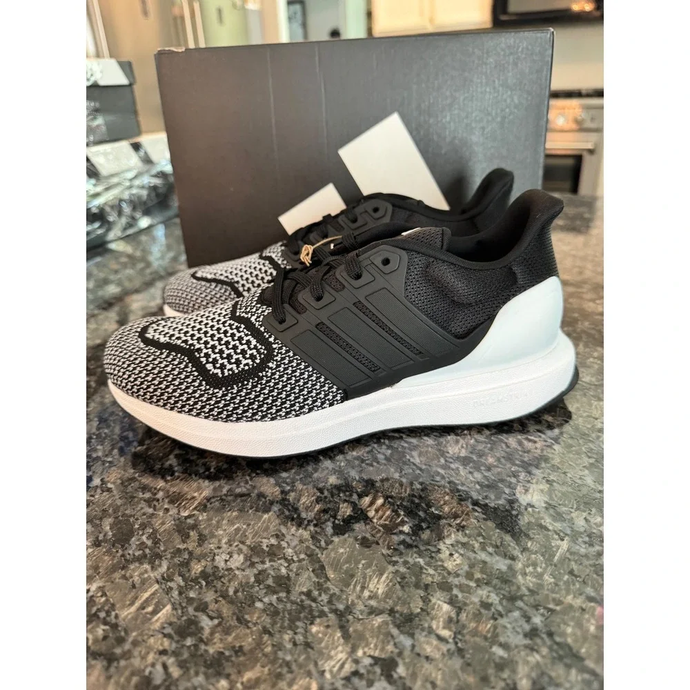 Adidas Ultradream DNA Mens Running Shoes Black White JS0313 Size‎ 8